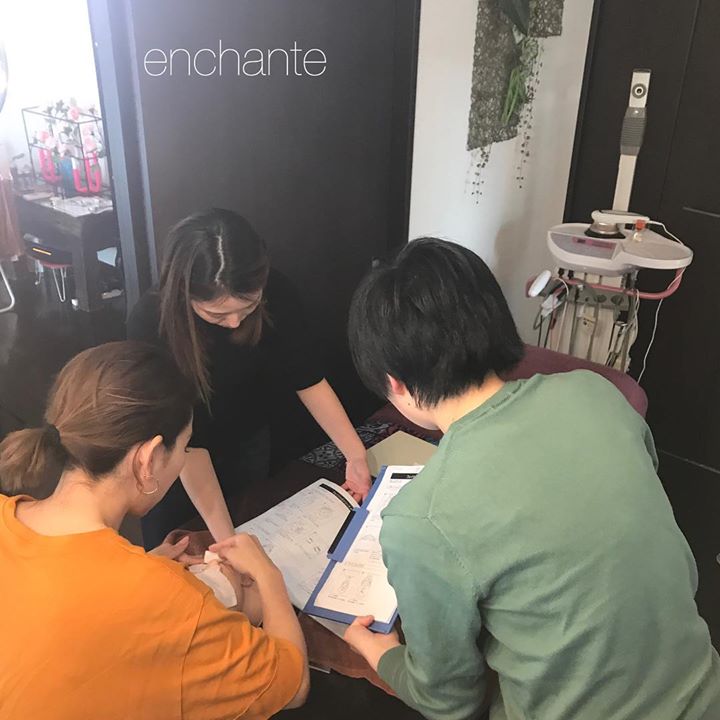 Read more about the article 今日からフェイシャルのレッスン始まりました